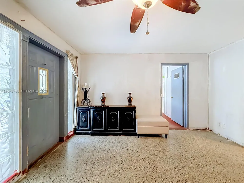 5661 Allen St Hollywood, FL 33021