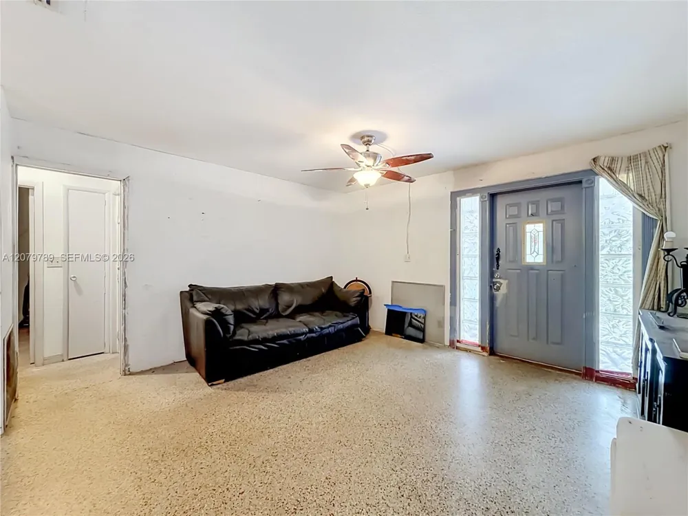 5661 Allen St Hollywood, FL 33021