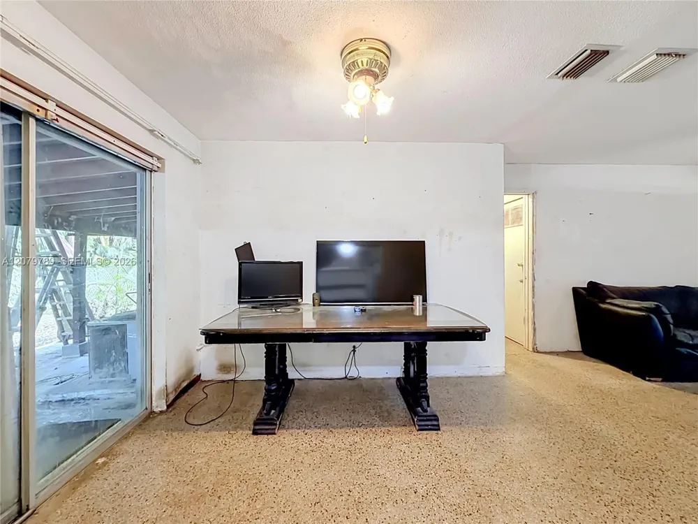5661 Allen St Hollywood, FL 33021
