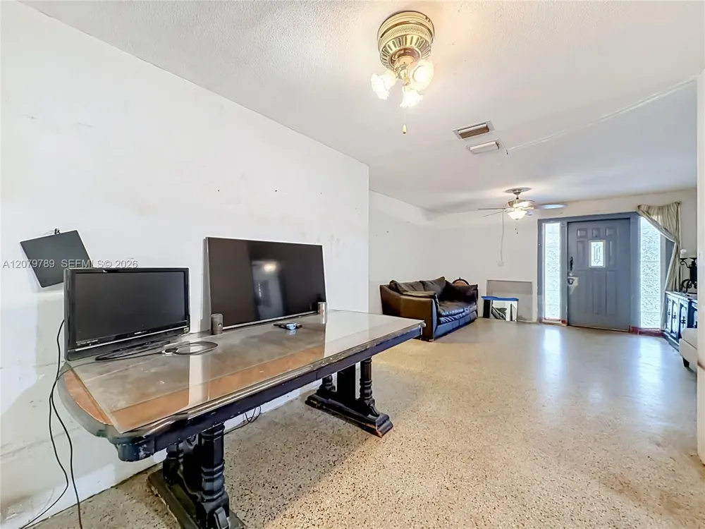 5661 Allen St Hollywood, FL 33021