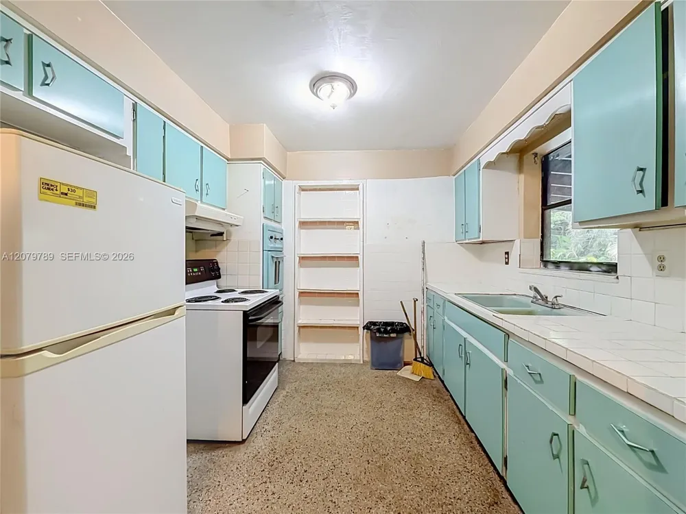 5661 Allen St Hollywood, FL 33021