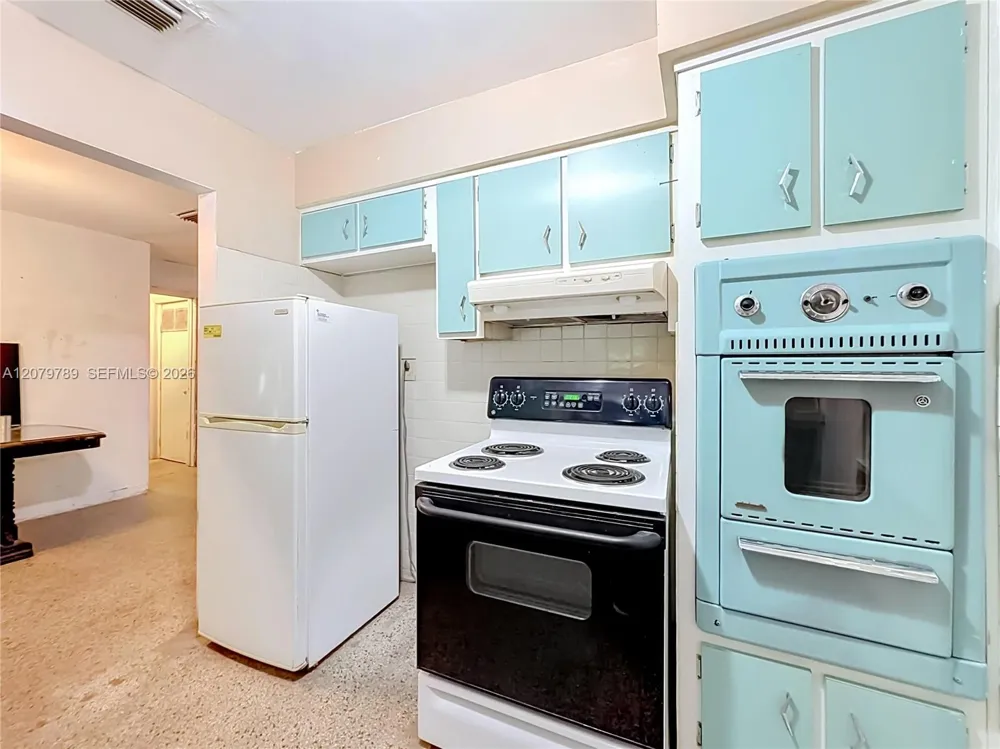 5661 Allen St Hollywood, FL 33021