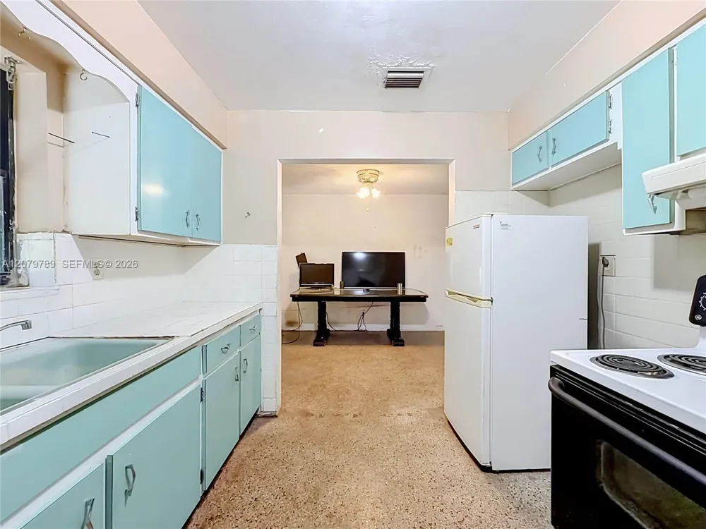 5661 Allen St Hollywood, FL 33021