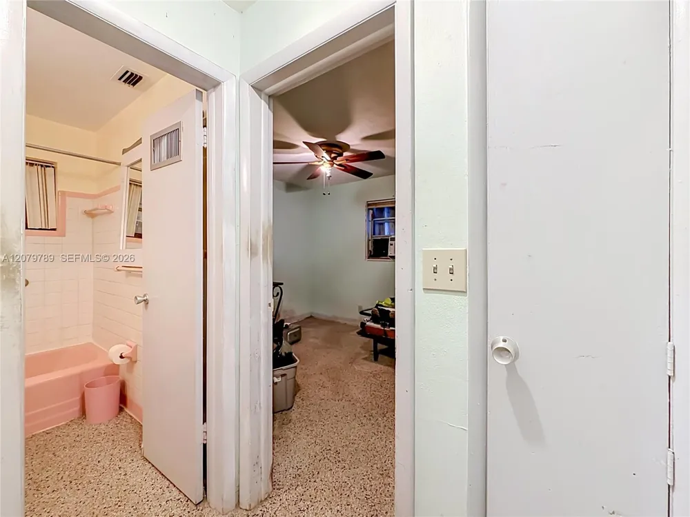 5661 Allen St Hollywood, FL 33021