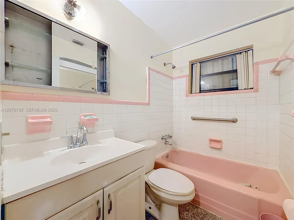 5661 Allen St Hollywood, FL 33021