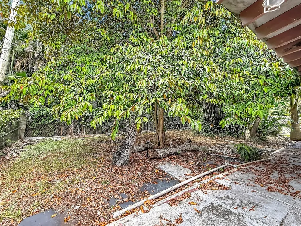 5661 Allen St Hollywood, FL 33021