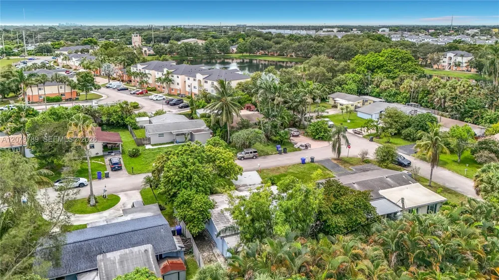 5661 Allen St Hollywood, FL 33021