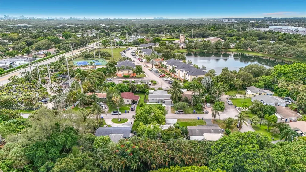 5661 Allen St Hollywood, FL 33021