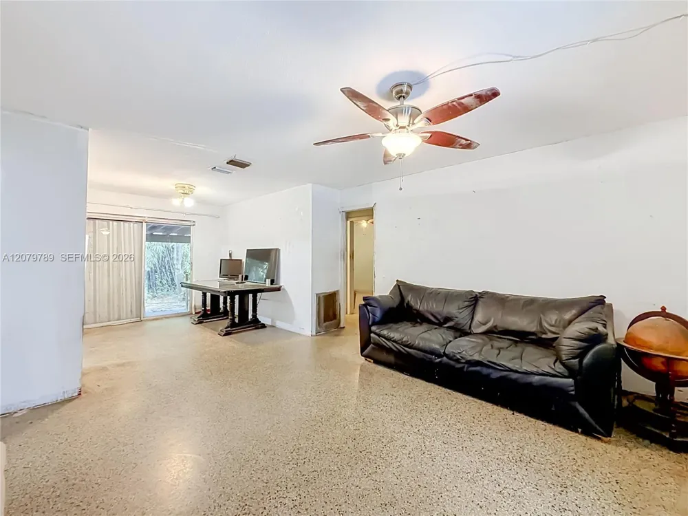 5661 Allen St Hollywood, FL 33021