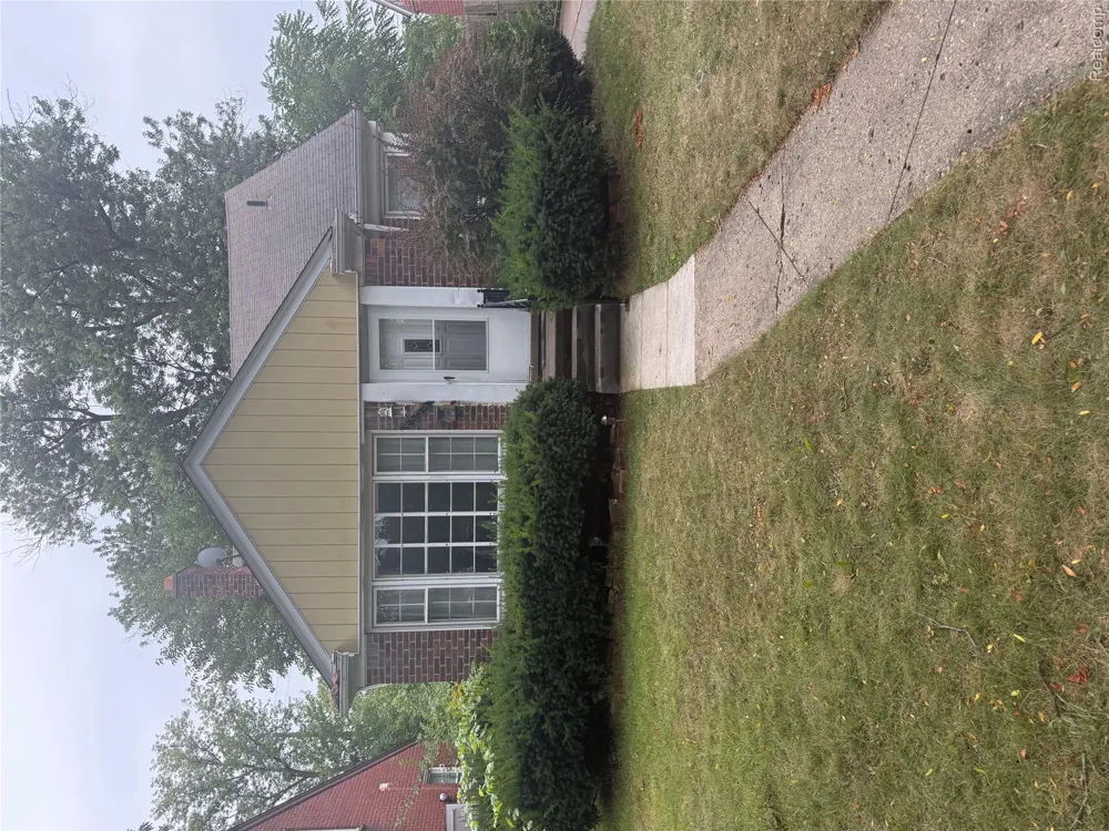 8109 HAZELTON STREET Dearborn Heights City, MI 48127