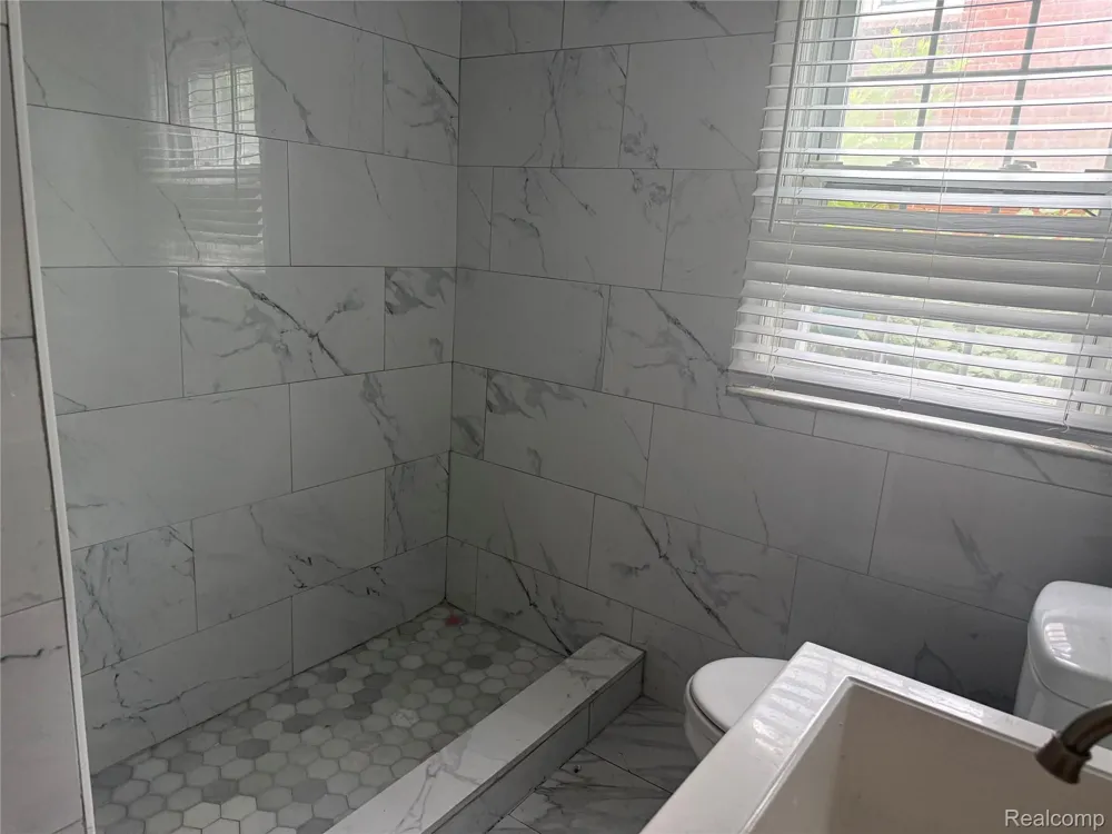 8109 HAZELTON STREET Dearborn Heights City, MI 48127