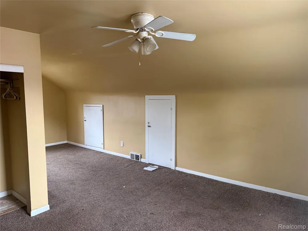 8109 HAZELTON STREET Dearborn Heights City, MI 48127