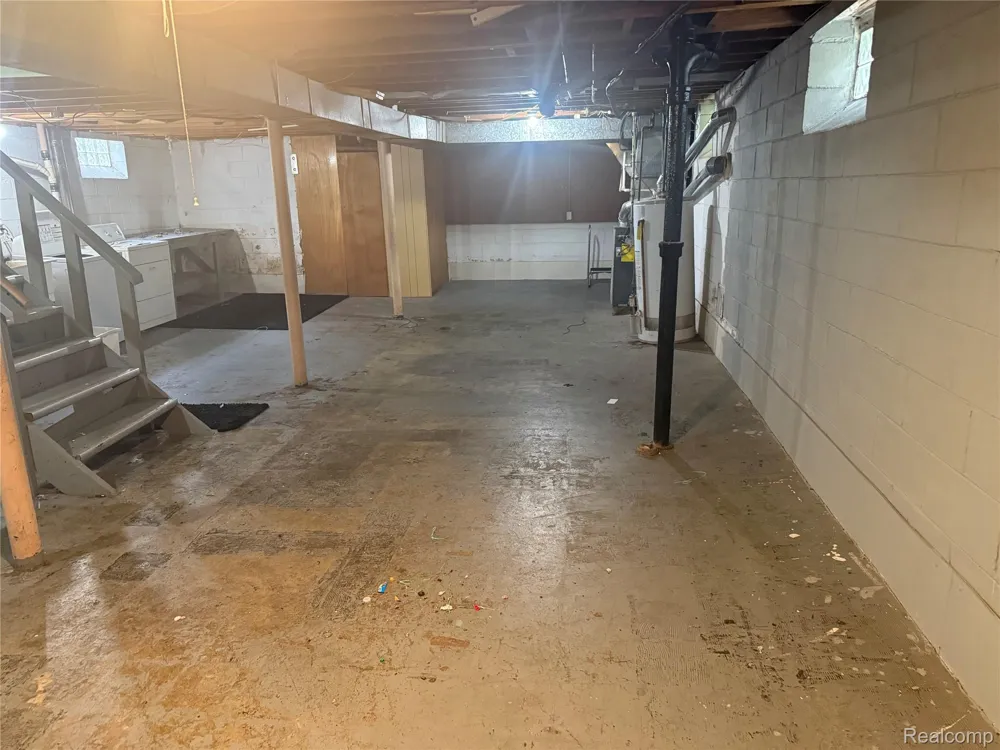 8109 HAZELTON STREET Dearborn Heights City, MI 48127