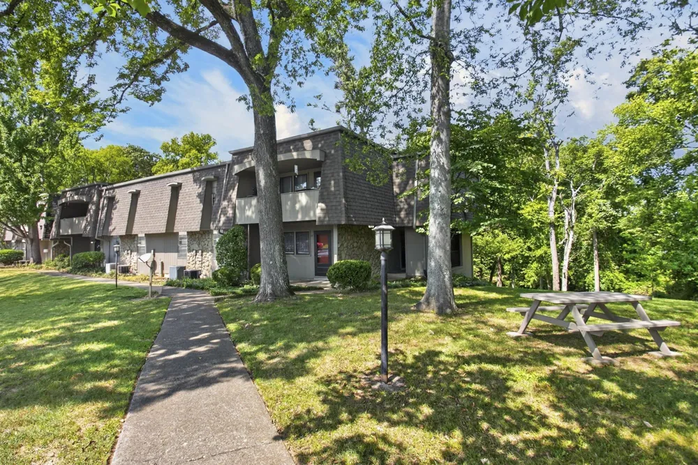 2929 Selena Dr #17 Nashville, TN 37211