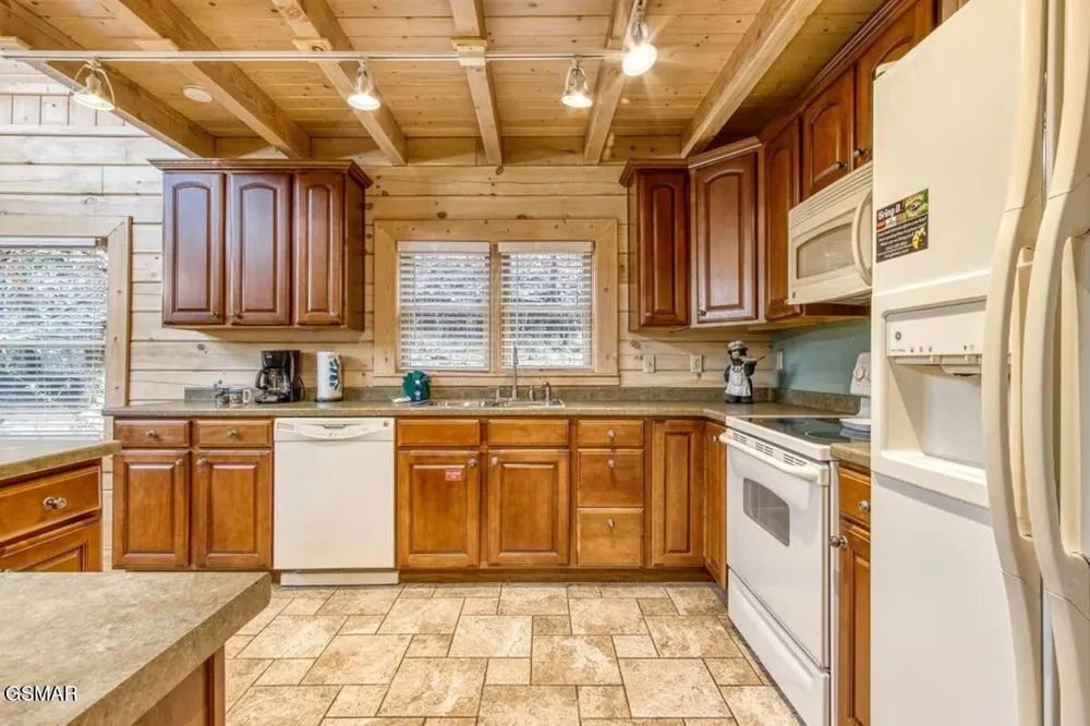 1170 Lower Alpine Way Gatlinburg, TN 37738