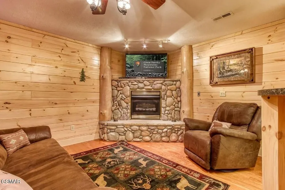 1170 Lower Alpine Way Gatlinburg, TN 37738