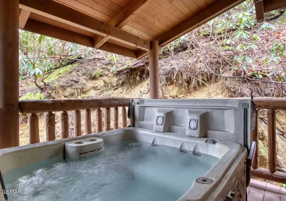 1170 Lower Alpine Way Gatlinburg, TN 37738