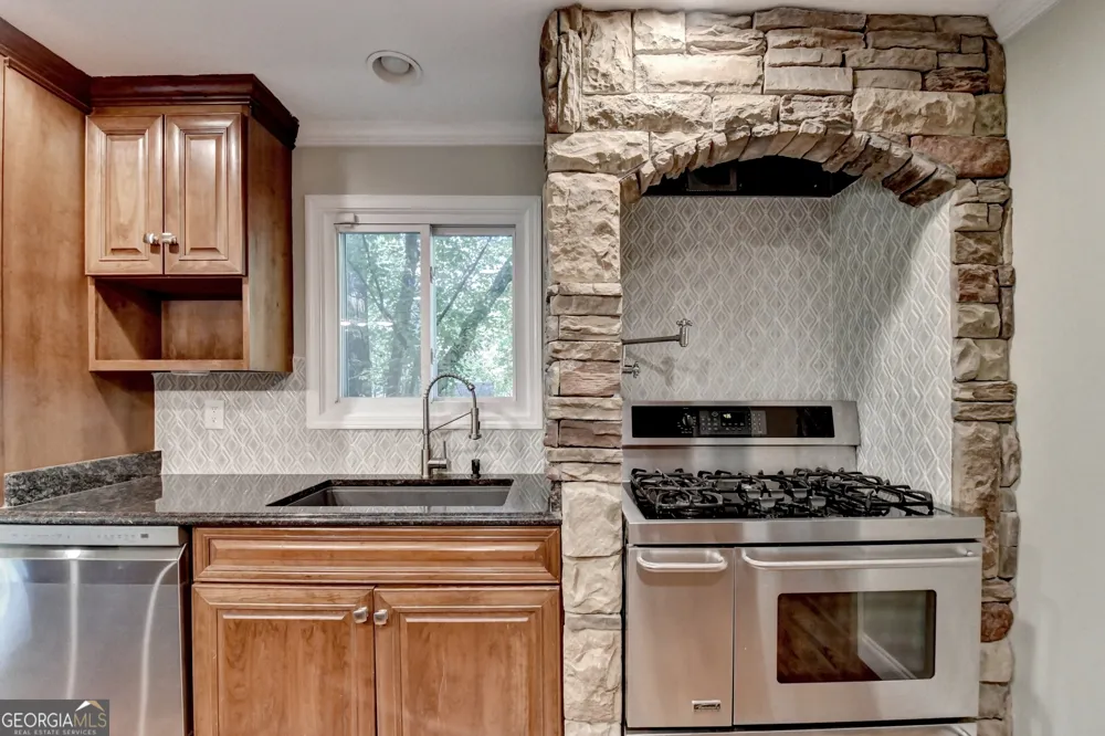 975 Timber Lake TRL Cumming, GA 30041