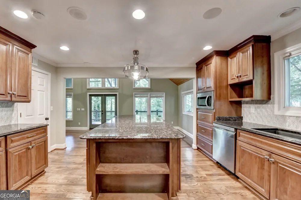 975 Timber Lake TRL Cumming, GA 30041