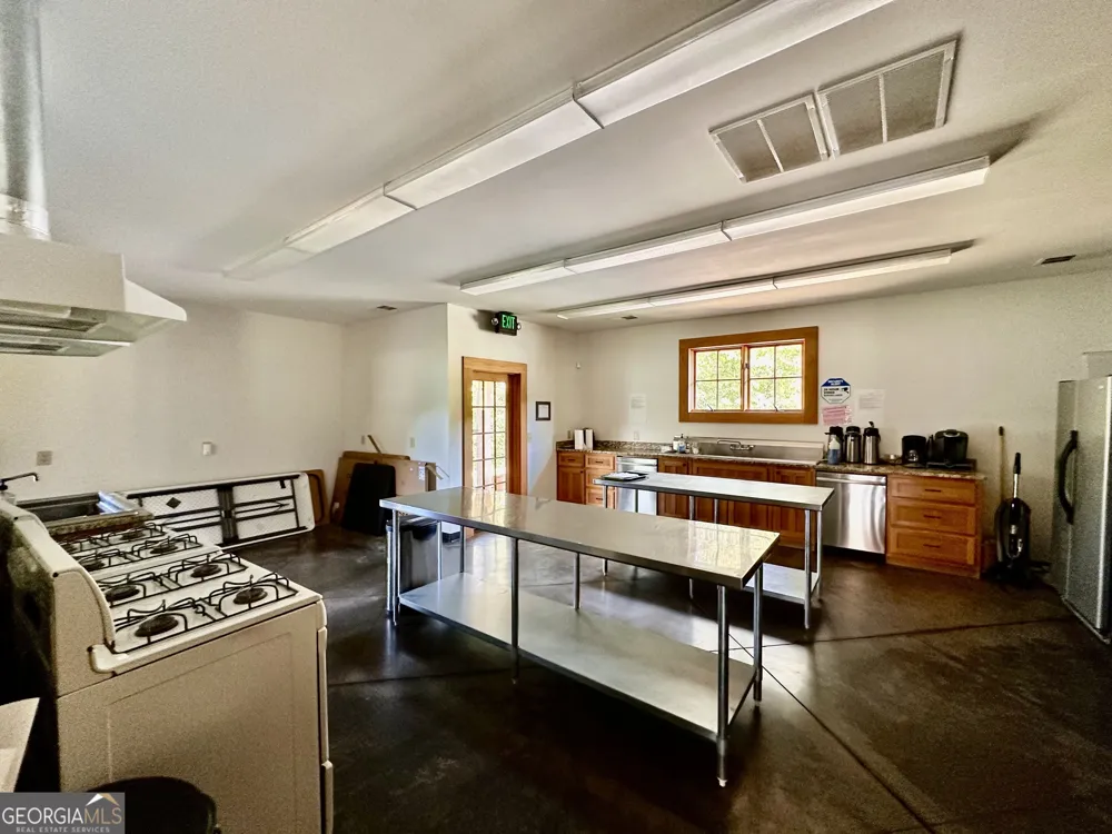 29 Forked Leaf RD Cleveland, GA 30528