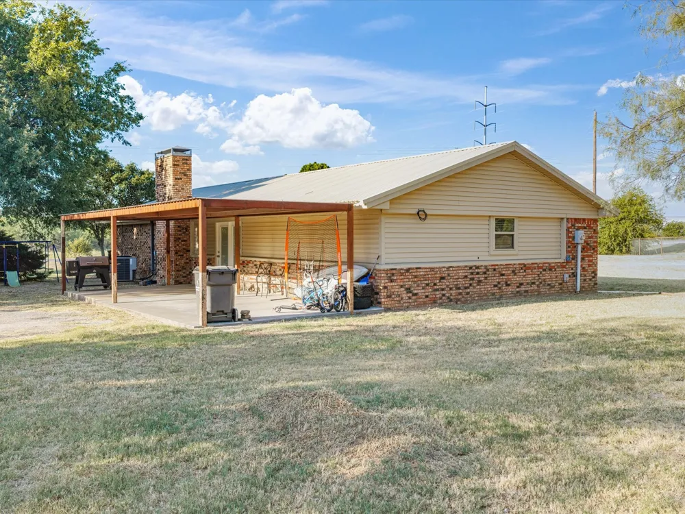 584 HWY 16 N Graham, TX 76450