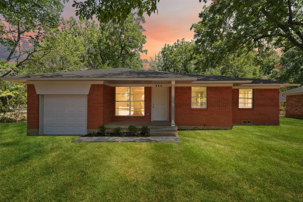 504 Hill Street Aubrey, TX 76227