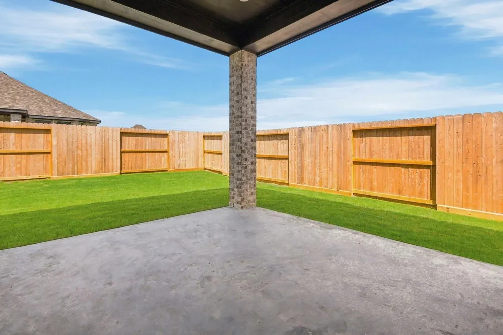12226 Hyland Lane Mont Belvieu, TX 77523