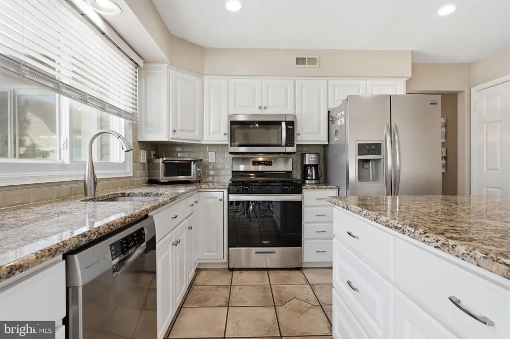 9 HIBISCUS PLACE Newtown, PA 18940