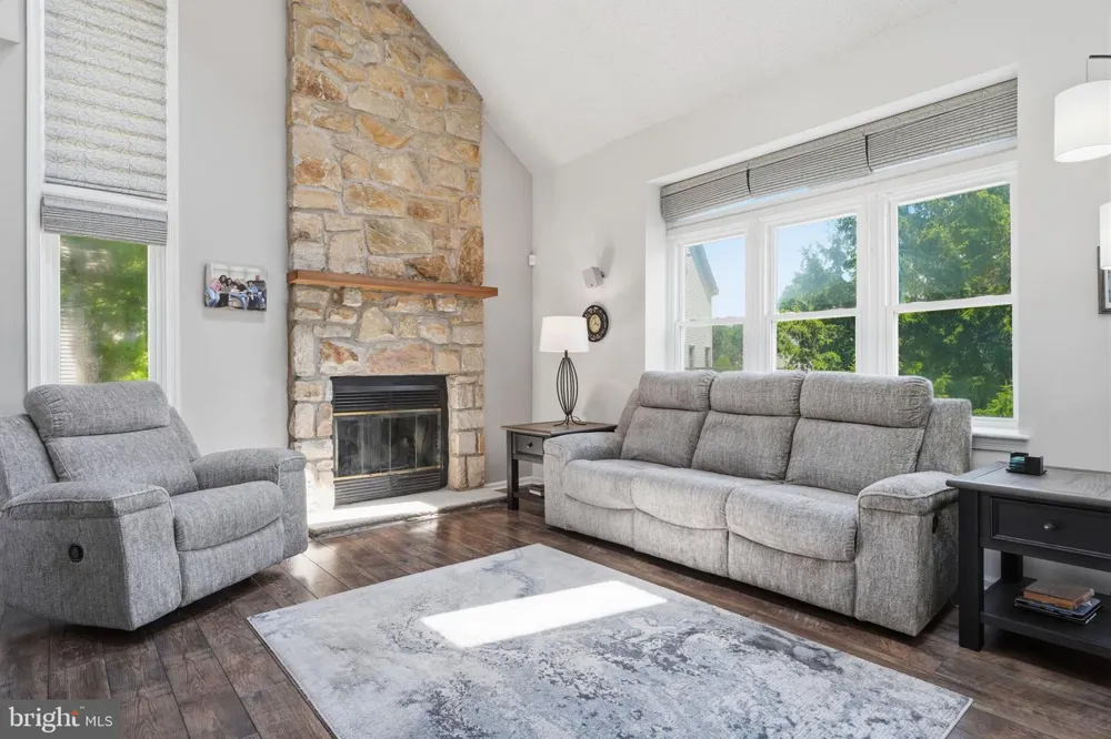 9 HIBISCUS PLACE Newtown, PA 18940