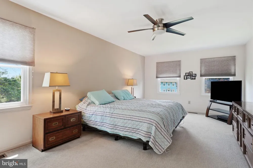 9 HIBISCUS PLACE Newtown, PA 18940