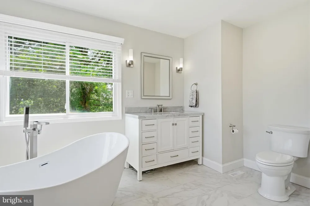 9 HIBISCUS PLACE Newtown, PA 18940
