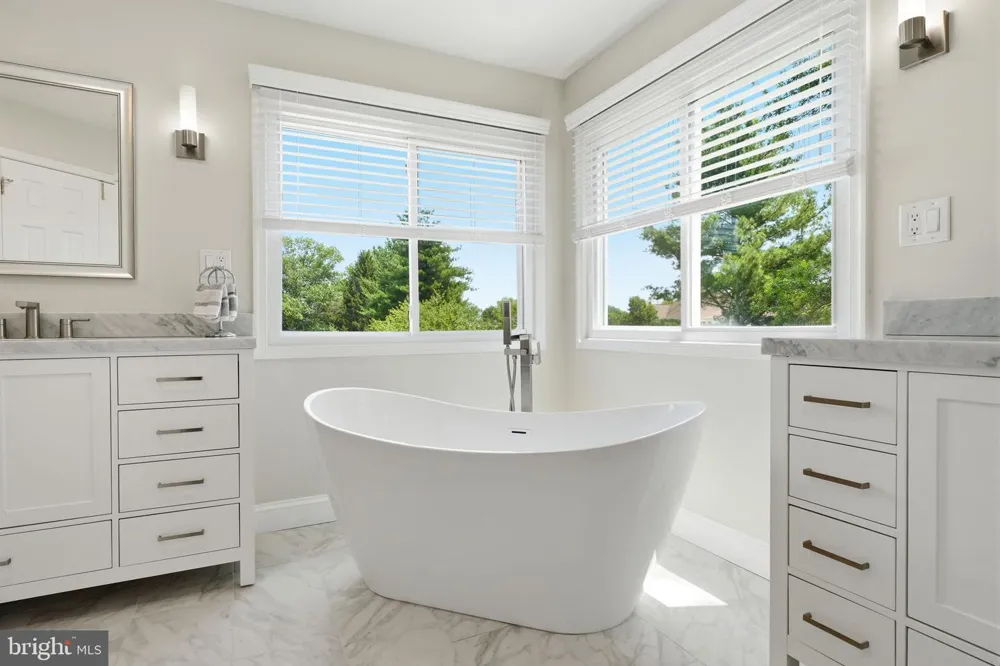9 HIBISCUS PLACE Newtown, PA 18940
