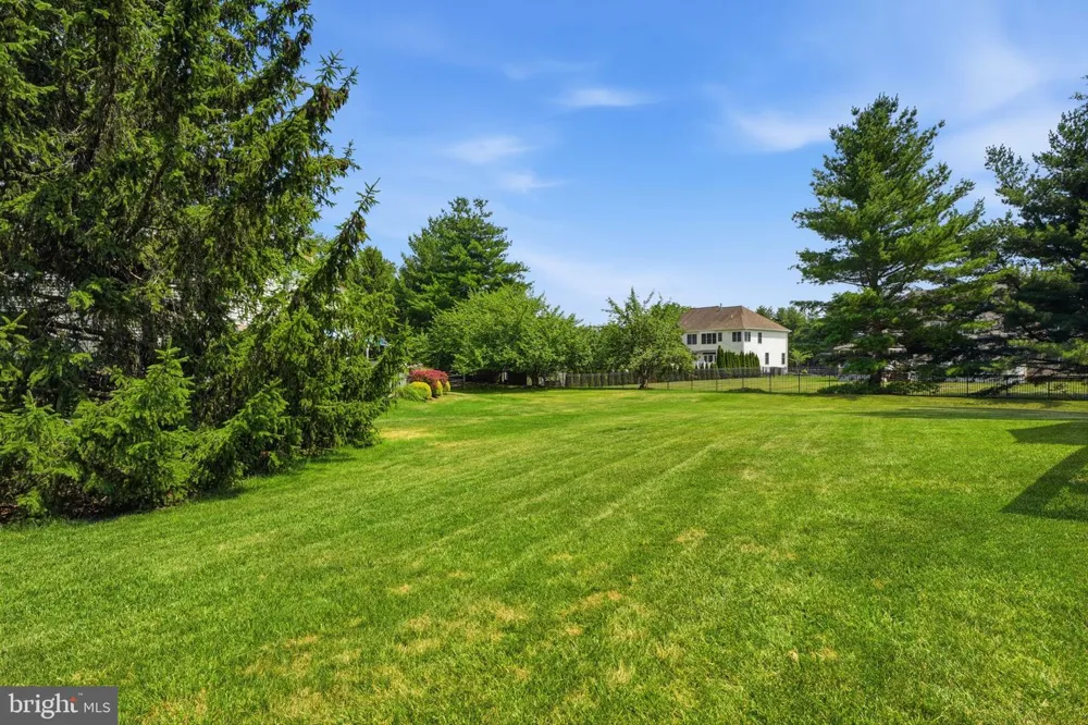 9 HIBISCUS PLACE Newtown, PA 18940