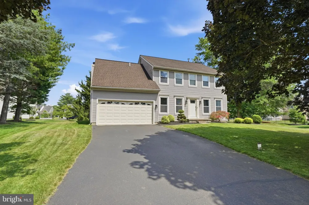 9 HIBISCUS PLACE Newtown, PA 18940