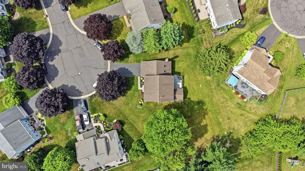 9 HIBISCUS PLACE Newtown, PA 18940