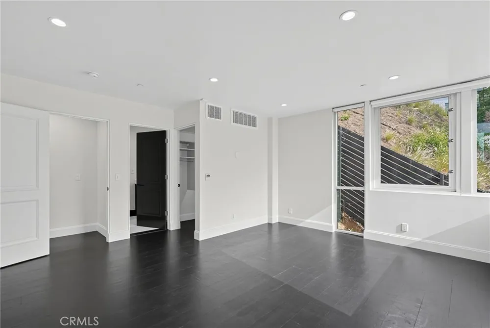 1941 Curson Los Angeles, CA 90046