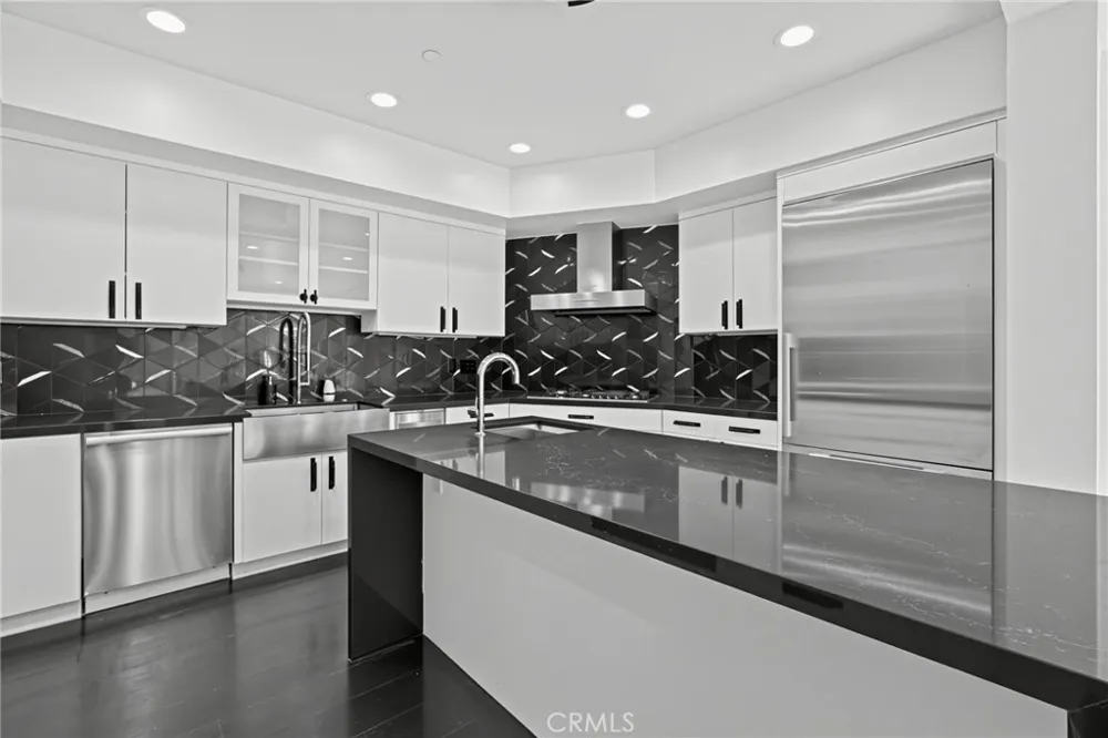 1941 Curson Los Angeles, CA 90046