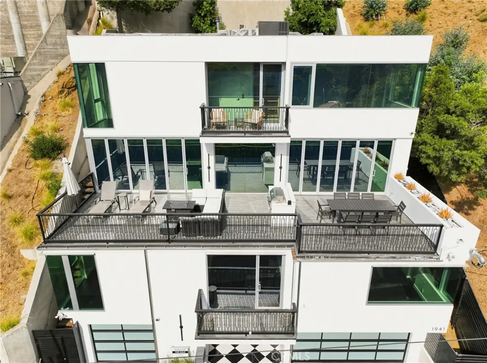 1941 Curson Los Angeles, CA 90046