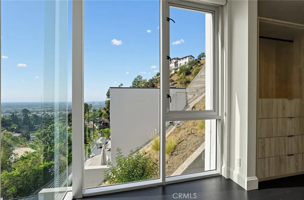 1941 Curson Los Angeles, CA 90046