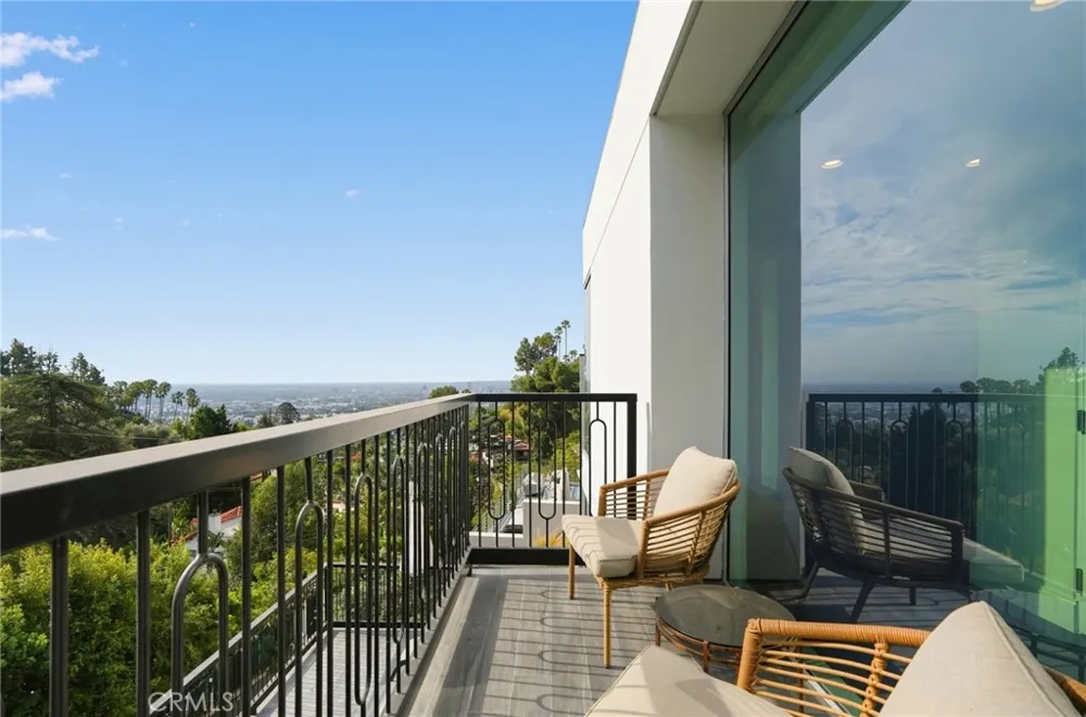 1941 Curson Los Angeles, CA 90046