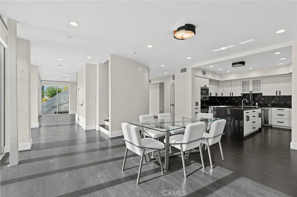 1941 Curson Los Angeles, CA 90046