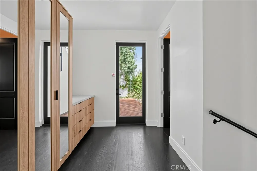 1941 Curson Los Angeles, CA 90046