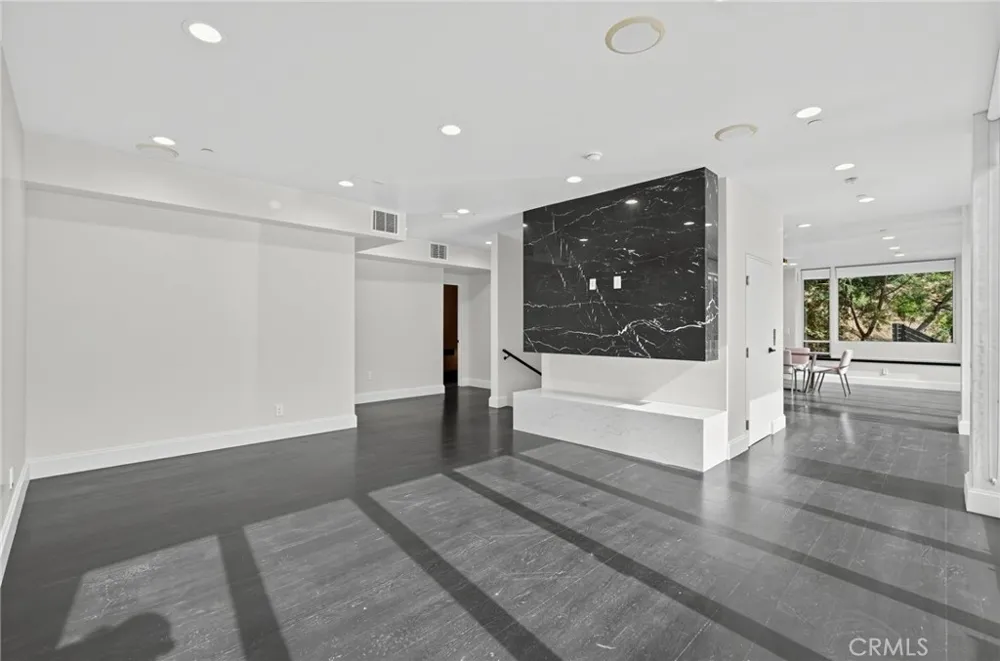1941 Curson Los Angeles, CA 90046
