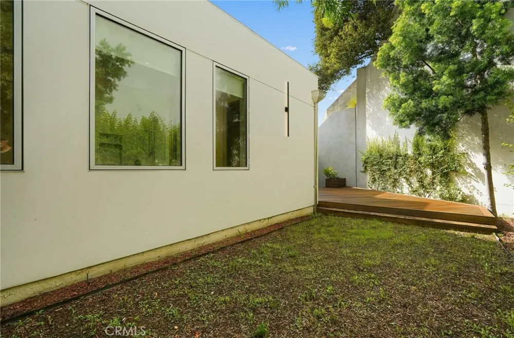 1941 Curson Los Angeles, CA 90046