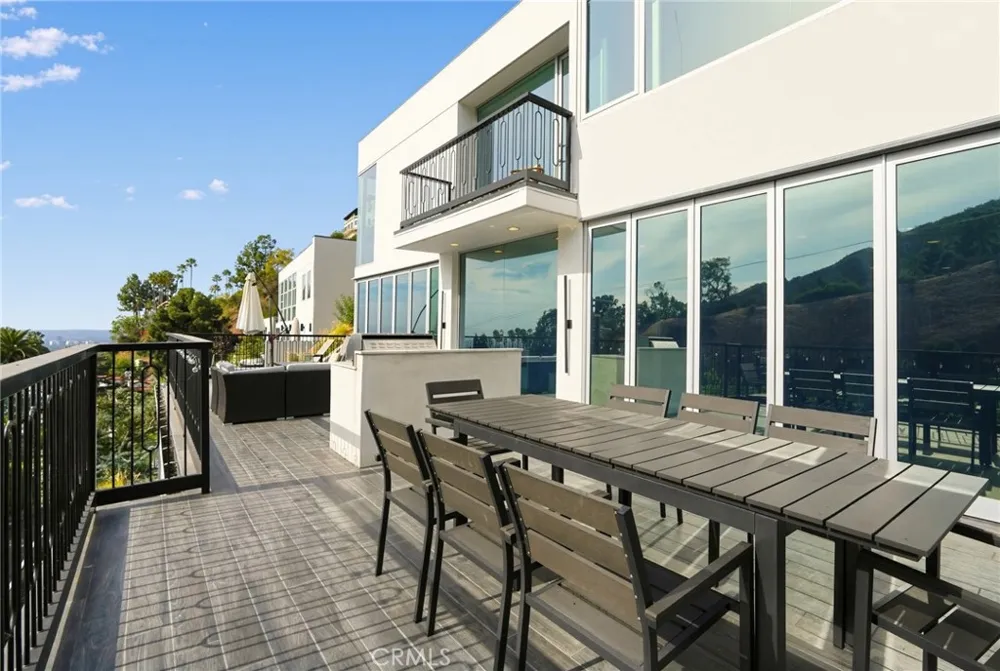 1941 Curson Los Angeles, CA 90046