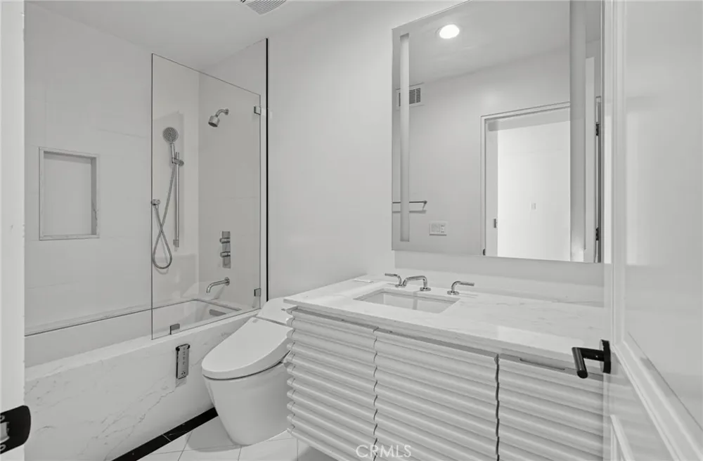 1941 Curson Los Angeles, CA 90046