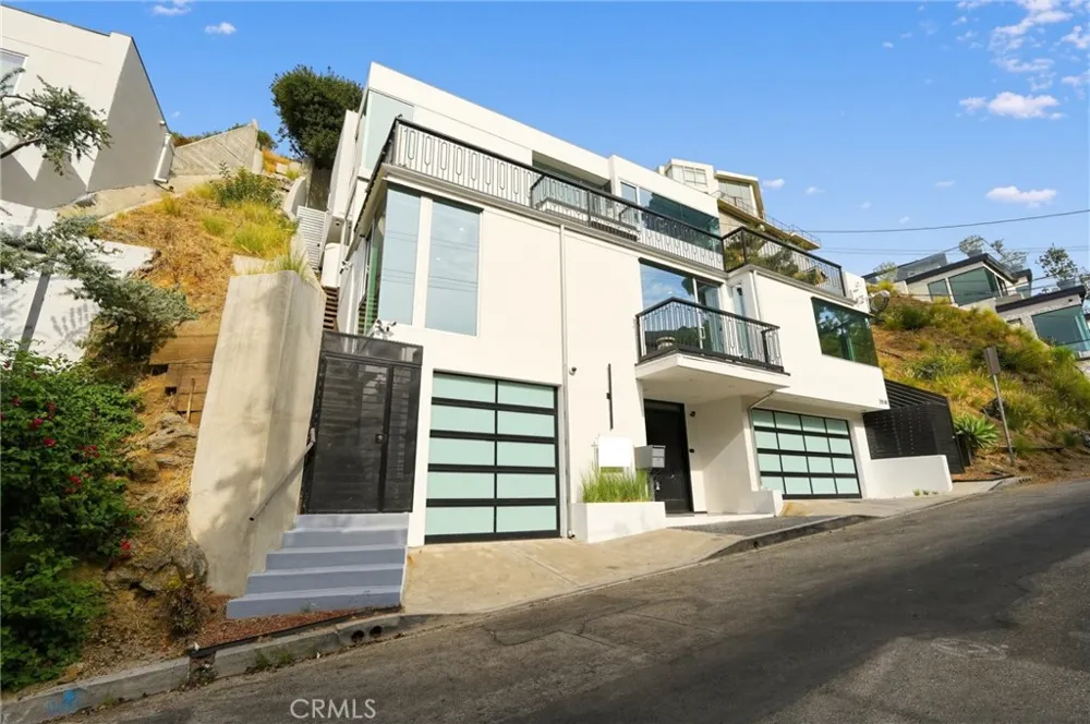 1941 Curson Los Angeles, CA 90046