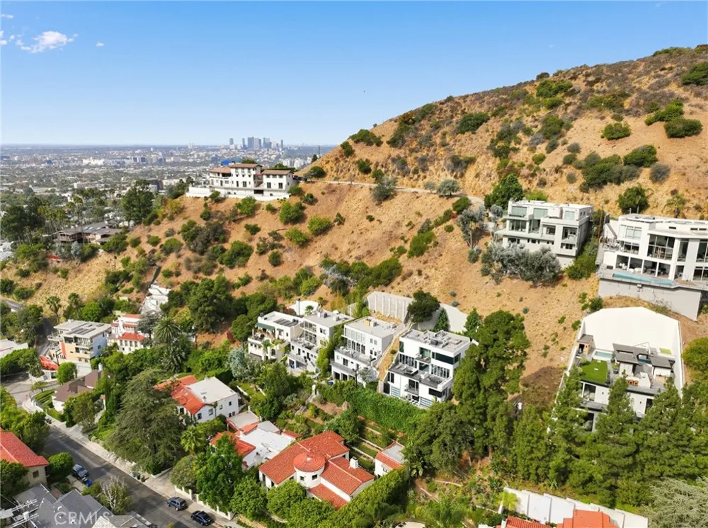 1941 Curson Los Angeles, CA 90046