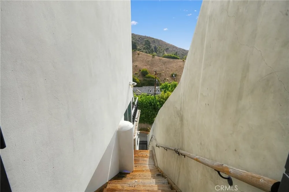 1941 Curson Los Angeles, CA 90046
