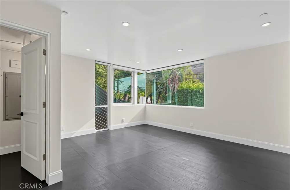 1941 Curson Los Angeles, CA 90046